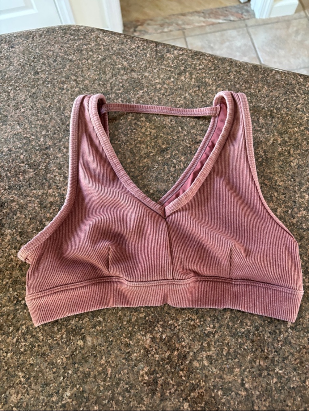 alo Ladies Ribbed V neck Dusty Mauve work out bralette top-M